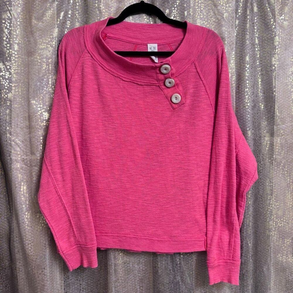 We the Free People Don't Forget Me Size Medium Coral Side Button Top Sweater